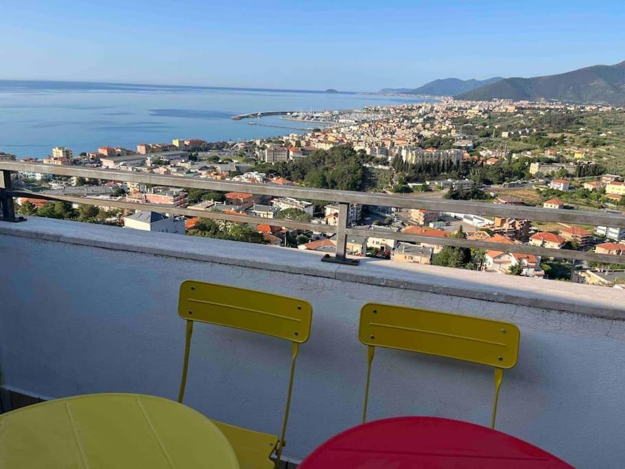 Appartement Vue Sur Mer Pietra Ligure Exteriör bild